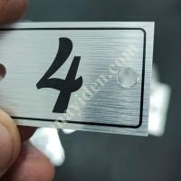 METAL LABEL SUITABLE FOR MOUNTING: PERFORATED AND DURABLE,