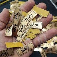 “MOBİLYALAR İÇİN ALÜMİNYUM METAL ETİKET – ŞIK SARI GOLD MOBİLYA ETİKETİ ÇÖZÜMLERİ”
, Reklam & Promosyon