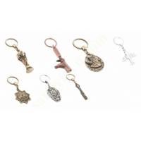 TRANSPARENT BAG KEYCHAIN THAT REFLECTS YOUR PERSONAL STYLE,