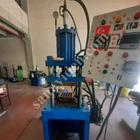 60 TONLUK KAUÇUK PRESİ REVİZYONLU SIKINTISIZ TERTEMİZ MAKİNA, Metal