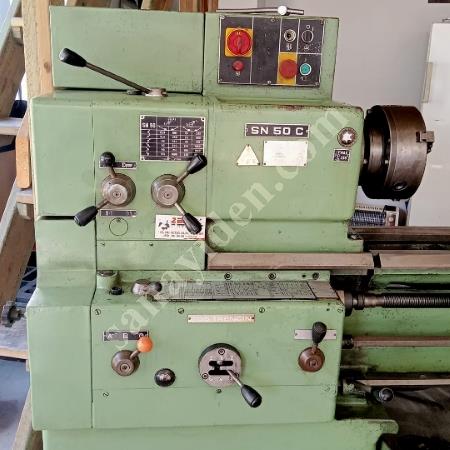 TRENS SLOVAKIA TOS LATHE MACHINE, Machine
