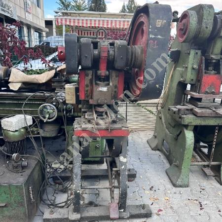 DİRİNLER MARKA 15 TON DÖKÜM GÖVDE EKSANTRİK PRES, Eksantrik Pres